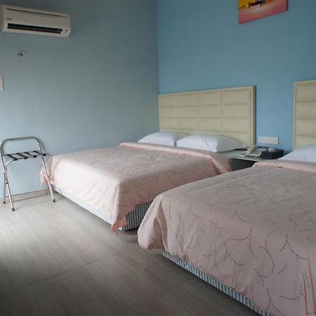 Hotel Zamburger Bukit Indah Johor Bahru Bagian luar foto