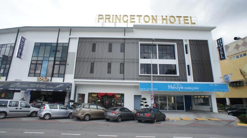 Hotel Zamburger Bukit Indah Johor Bahru Bagian luar foto