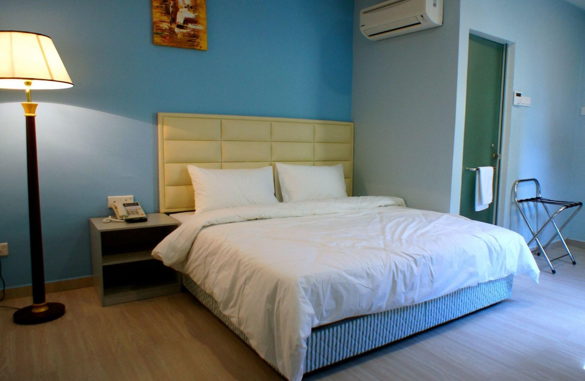 Hotel Zamburger Bukit Indah Johor Bahru Bagian luar foto