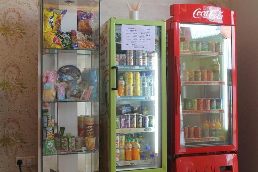 Hotel Zamburger Bukit Indah Johor Bahru Bagian luar foto