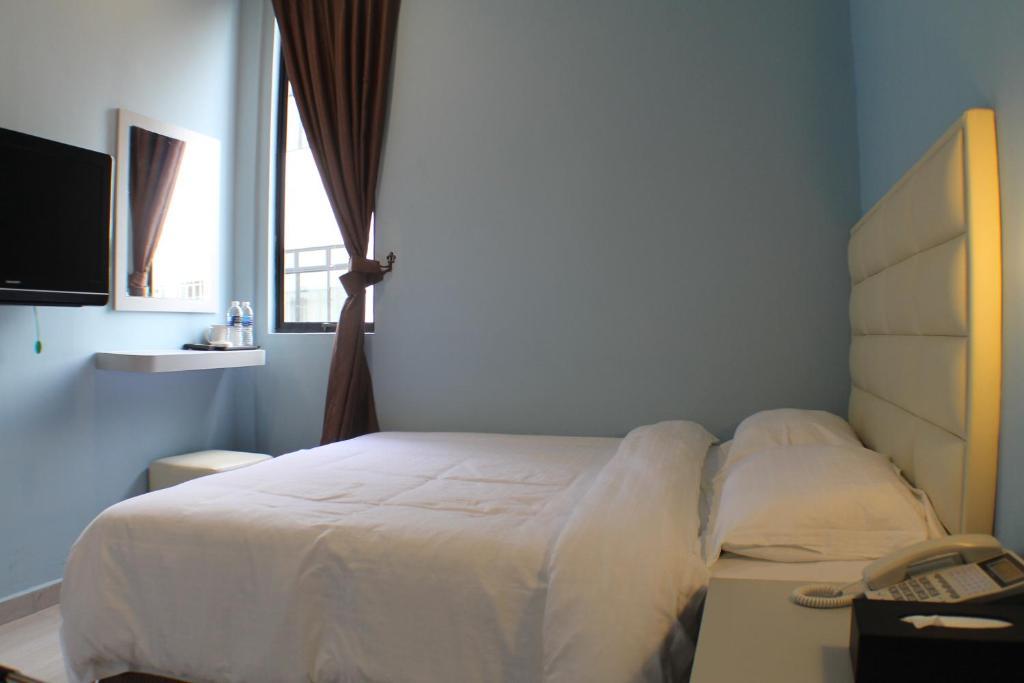 Hotel Zamburger Bukit Indah Johor Bahru Bagian luar foto