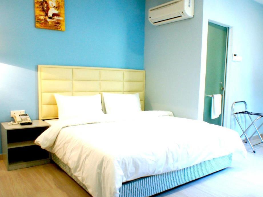 Hotel Zamburger Bukit Indah Johor Bahru Bagian luar foto